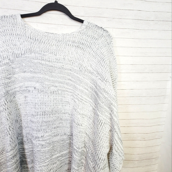 UNIVERSAL THREAD GRAY KNIT PONCHO, ONE SIZE FITS MOST - Picture 10 of 11